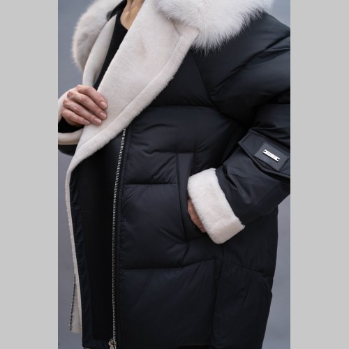 Куртка Elena store, с капюшоном-песец ,черного цвета, укороченной длины Es-9387
