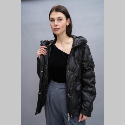 Куртка Elena store прямого фасона, короткой длинны, черного цвета, с капюшоном 9662